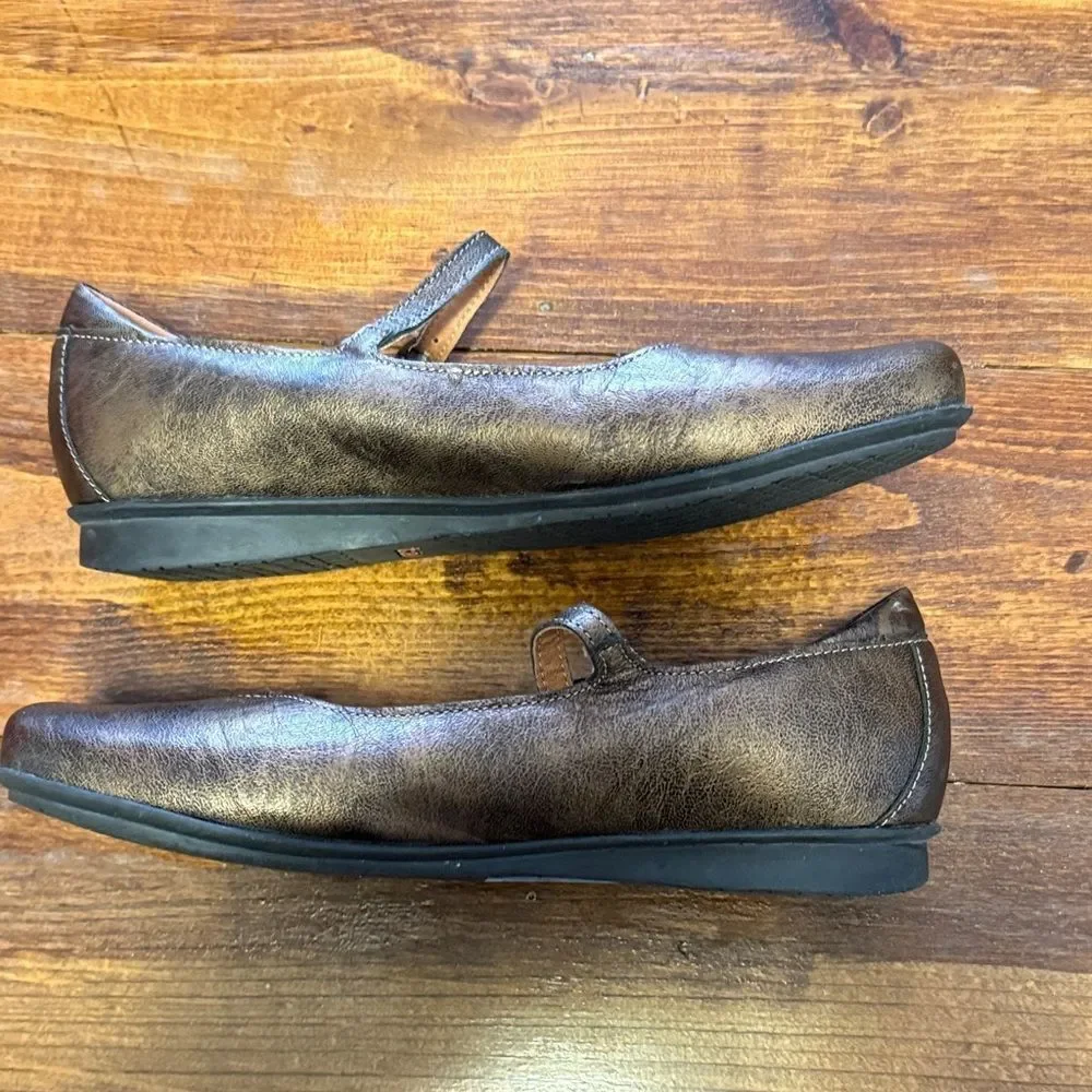 Taos Footwear step out